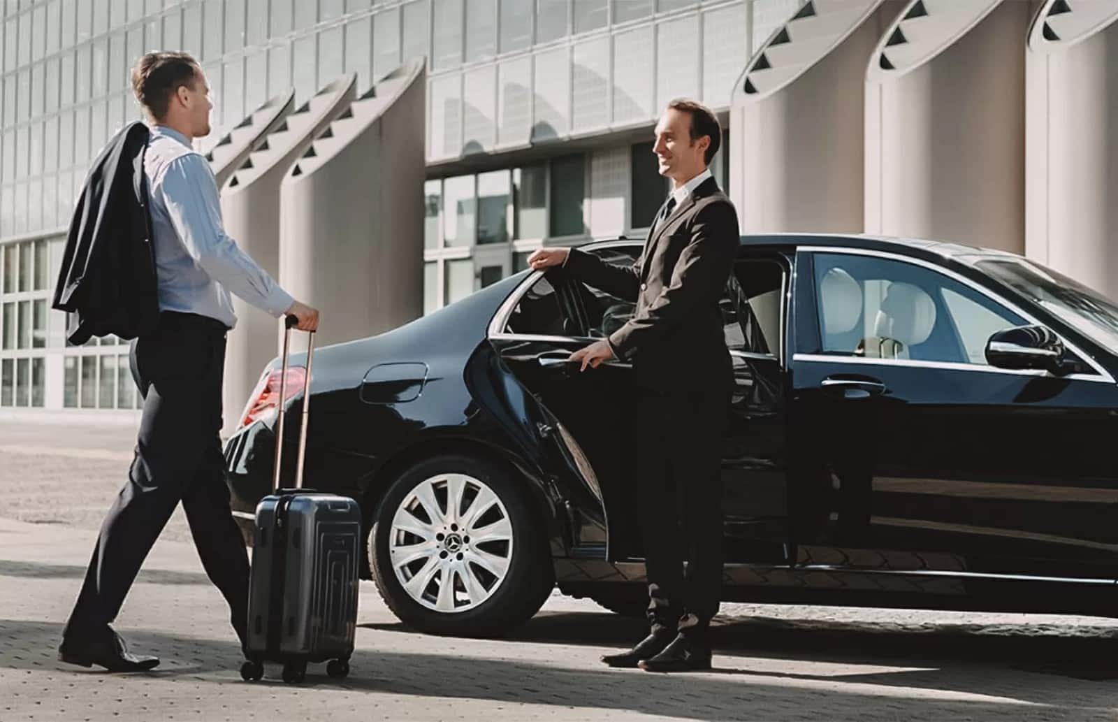 Luxury Airport Transfers with Professional Chauffeurs