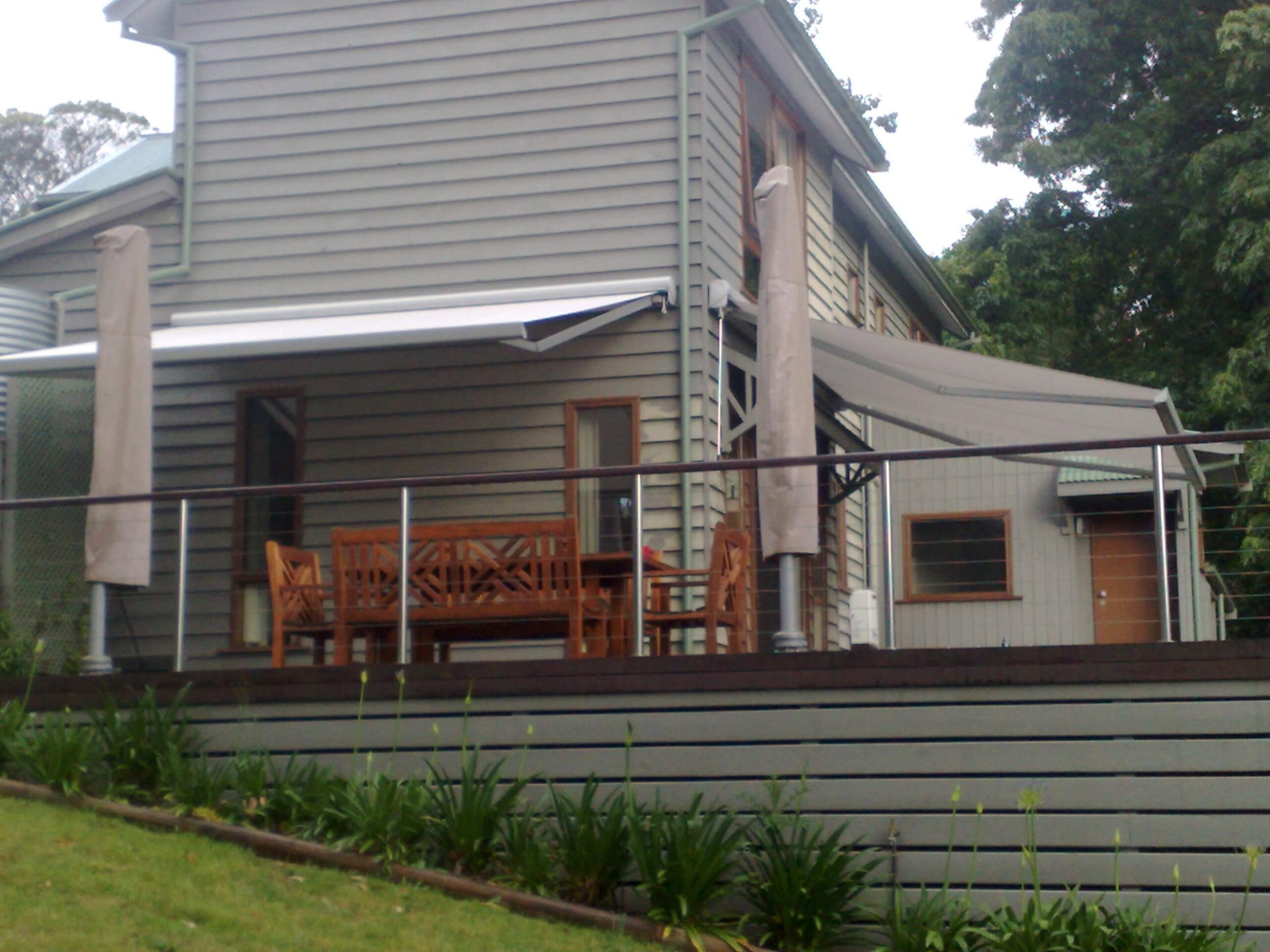 retractable awning