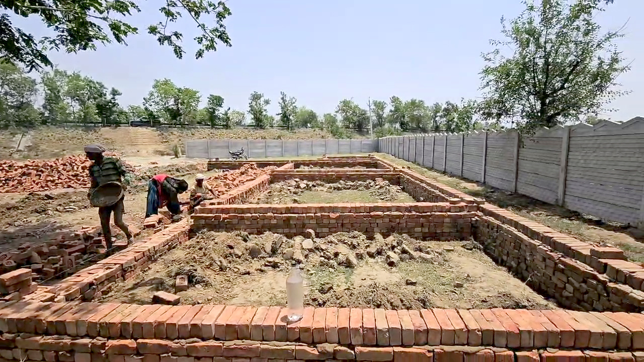 Plot Near Jewar