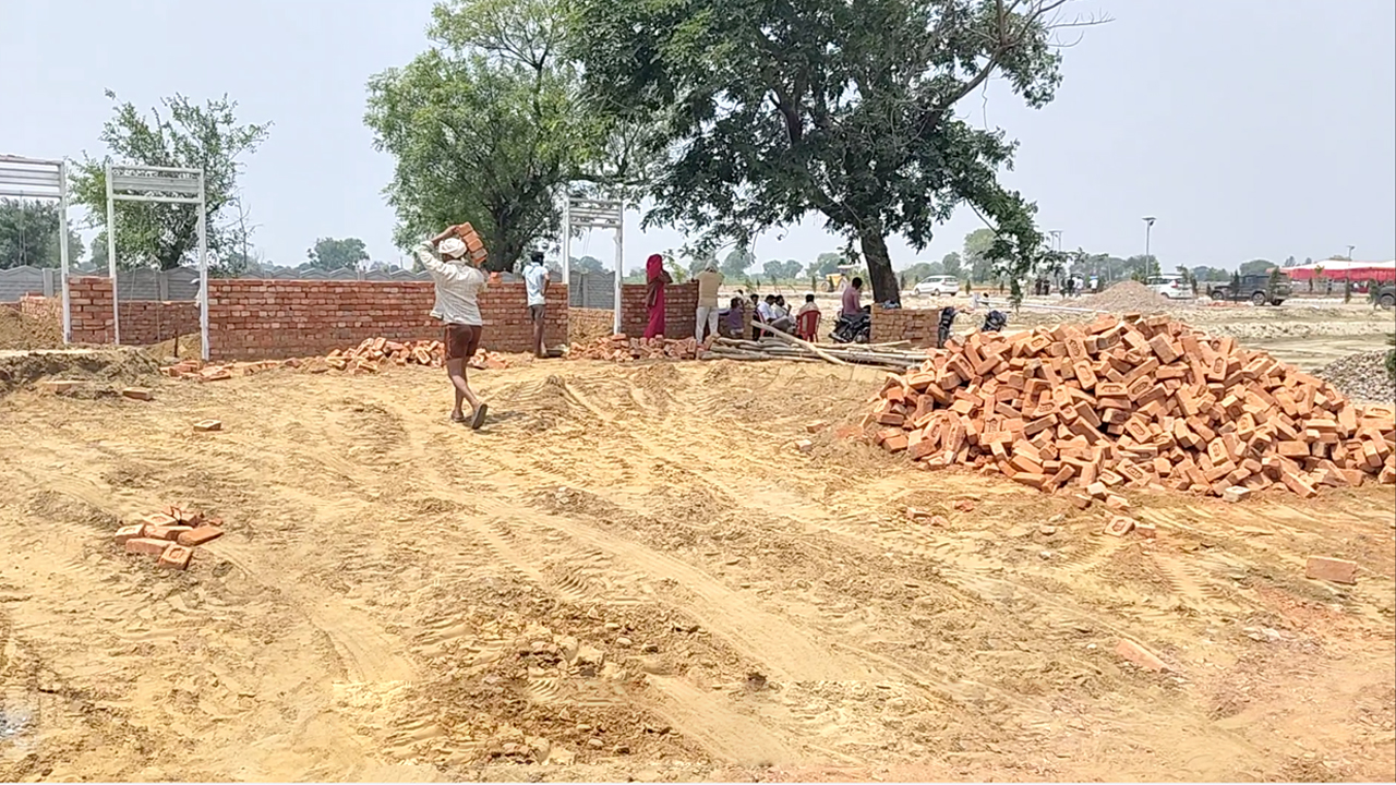 Plot Near Jewar