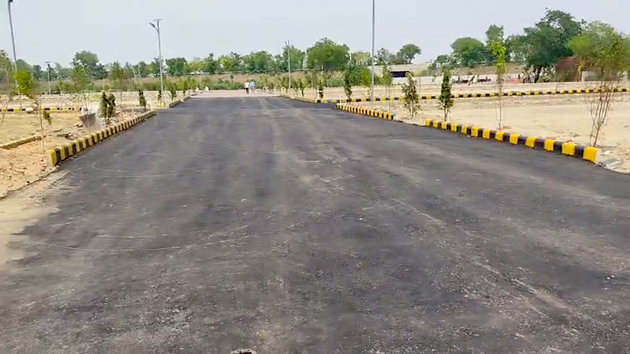 Plot Near Jewar Airport