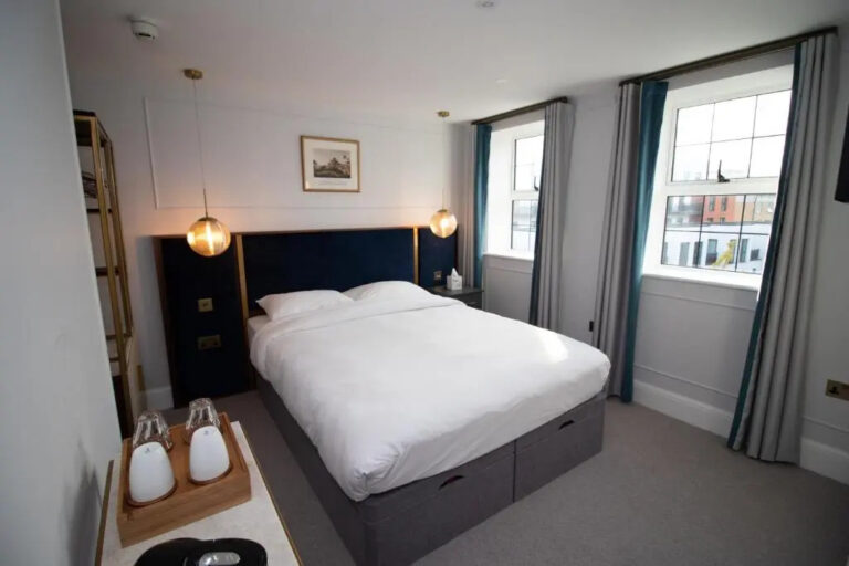 Best Place to Stay Near Lords Cricket Ground London for Tourists