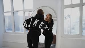 Blakely Limited Stock Act Now In The UK