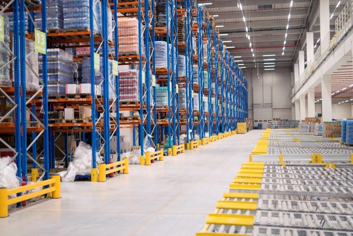 Comment aménager efficacement un entrepôt logistique