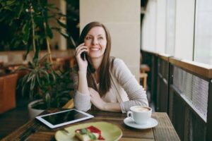 FlexaVoIP.nl biedt een reeks flexibele en professionele zakelijke telefonieoplossingen, afgestemd op moderne bedrijven. De eenvoudigste manier om een ??085-nummer of een 020-nummer aan te vragen om uw zakelijke aanwezigheid en klantenbereik te vergroten. Wij bieden betaalbare VoIP-abonnementen voor zelfstandige professionals met transparante prijzen en ongeëvenaarde ondersteuning.