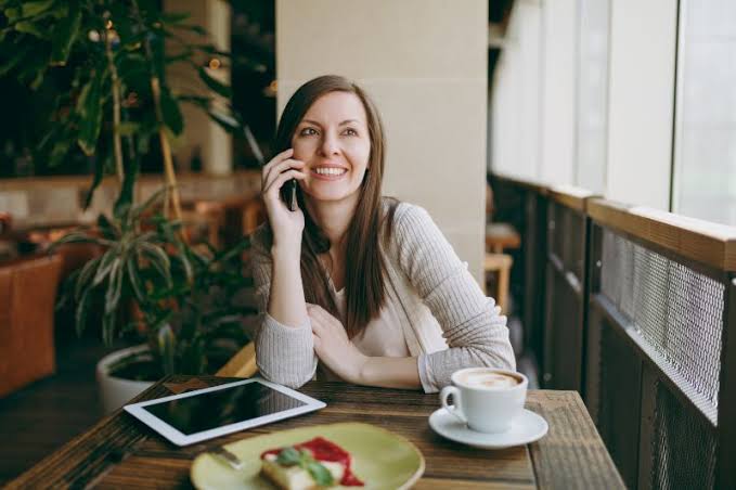 FlexaVoIP.nl biedt een reeks flexibele en professionele zakelijke telefonieoplossingen, afgestemd op moderne bedrijven. De eenvoudigste manier om een ??085-nummer of een 020-nummer aan te vragen om uw zakelijke aanwezigheid en klantenbereik te vergroten. Wij bieden betaalbare VoIP-abonnementen voor zelfstandige professionals met transparante prijzen en ongeëvenaarde ondersteuning.