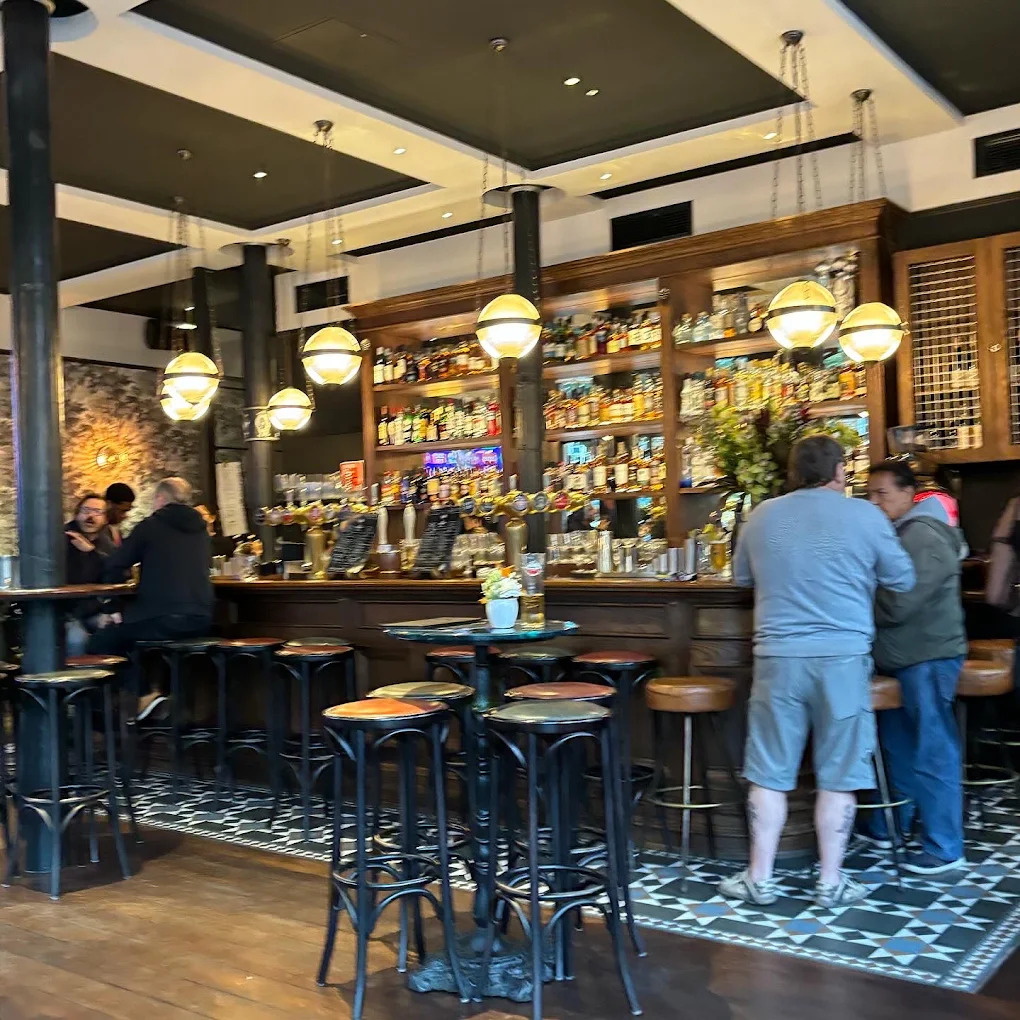 Best Chique Pub in Portobello Market